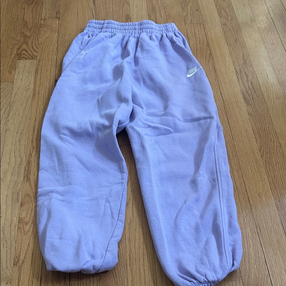 Girls Large Nike Sweatpants Purple